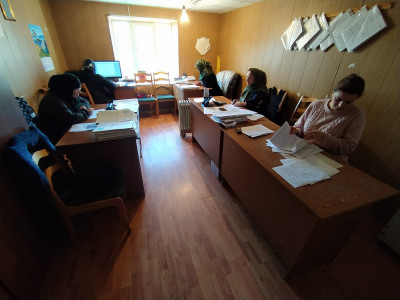 Сотрудники ГБУ РД КЦСОН в МО "Агульский район" в процессе подготовки квартальных отчетов