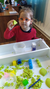 "Песочная терапия" проводит воспитатель Габиллаева У.Б.