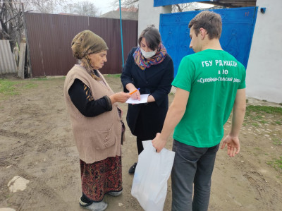 Поздравительный визит к подопечной семье М.Абдулмуталибовой