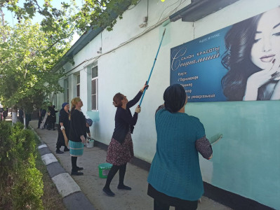 06.05.2022г в Комплексном Центре провели субботник на территории Центра.