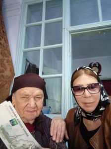 Социальный работник отделения обслуживания на дому Гебекханова Набия.