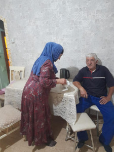 СОЦИАЛЬНЫЙ РАБОТНИК ПРЕДОСТАВЛЯЕТ СОЦИАЛЬНЫЕ УСЛУГИ