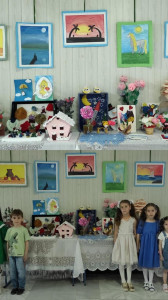 Выставка рисунков и поделок
