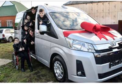 Многодетным малоимущим семьям при рождении десятого ребенка будет предоставляться автотранспорт.