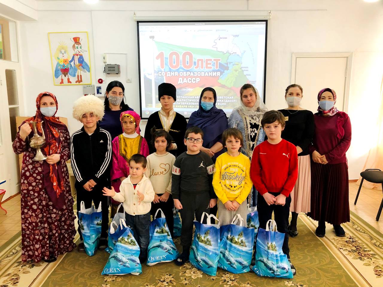 В учреждениях Минтруда Дагестана проходят мероприятия посвященные 100-летию ДАССР.