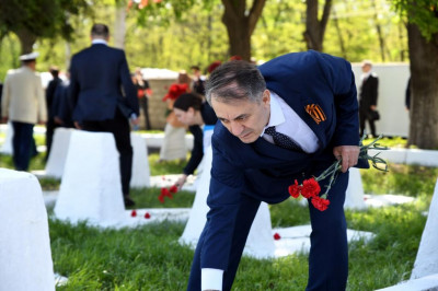 АБДУРАХМАН МАХМУДОВ ПРИНЯЛ УЧАСТИЕ В ТОРЖЕСТВЕННЫХ МЕРОПРИЯТИЯХ, ПОСВЯЩЁННЫХ ПРАЗДНОВАНИЮ 77-Й ГОДОВЩИНЫ ВЕЛИКОЙ ПОБЕДЫ