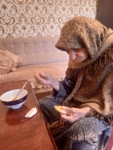 при выполнении своих должностных обязанностей.