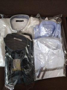 Медсестра Мадинат Магомедова доставила в центр новую одежду для малоимущих