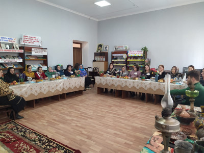 Участие работников и подопечных детей в мероприятии, проведенном в ЦБР района "Мир женщин".