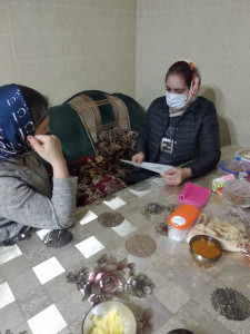 Отделение социального обслуживания детей и семей с детьми, специалист по работе с семьёй с. Сулевкент Эмирова Заира посетила подопечную семью Мамаевых. Провела с матерью беседу о детско-родительских отношениях