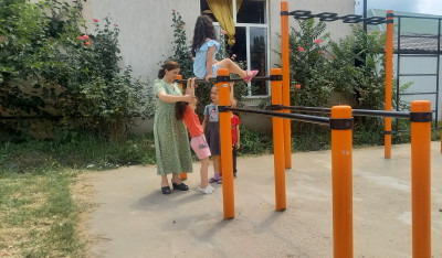 Прогулка с детьми по окрестностям.