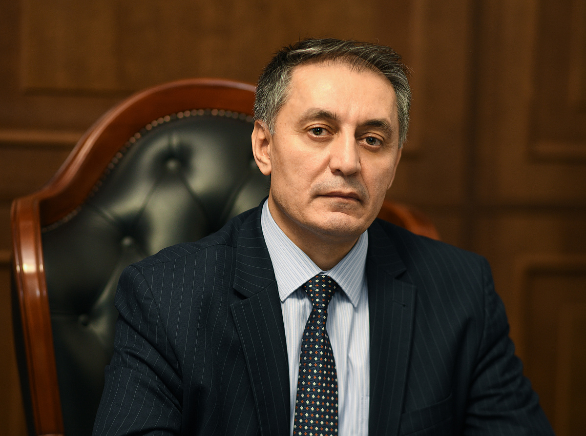 Министр труда Дагестана Абдурахман Махмудов поздравил дагестанцев с наступающим Днем Победы 