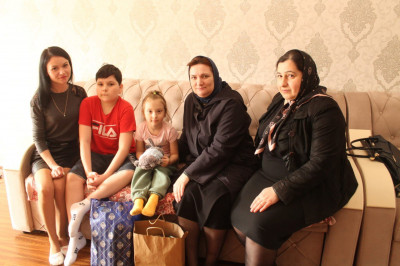 Посетили семью беженцев, прибывших из ДНР