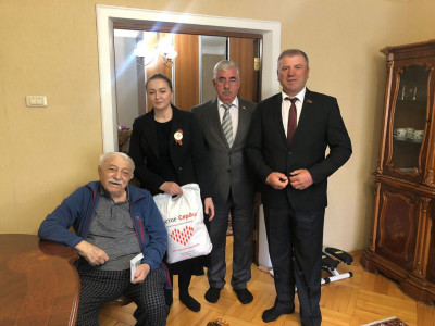 Посещение на дому участников ВОВ в Махачкале.