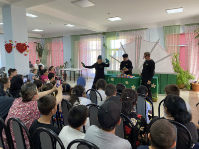 Кукольный спектакль "Сказка о глупом мышонке"