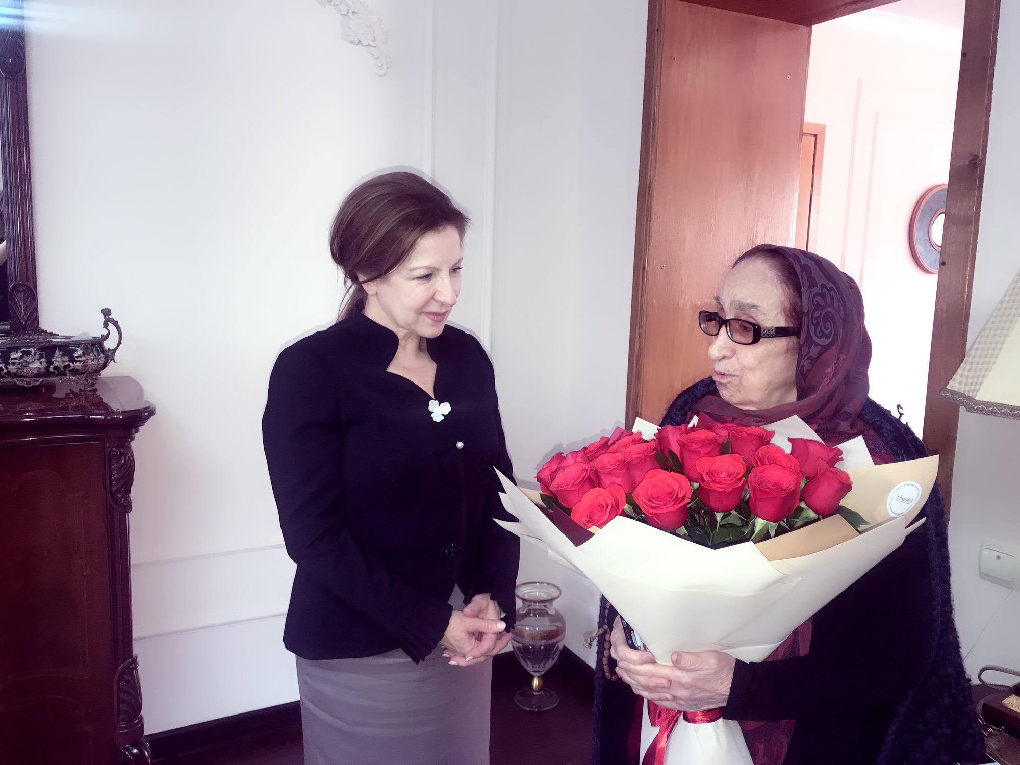 Изумруд Мугутдинова поздравила Героев Отечества