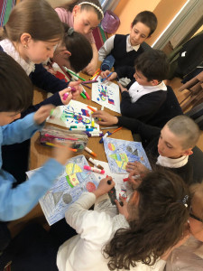 12 апреля 2022г. ГБУ РД КЦСОН в МО «Левашинский район» Провели мероприятие ко дню Космонавтики. Дети читали стихи,рисовали рисунки про космос.