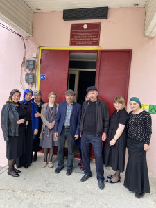 Специалисты ГБУ РД КЦСОН в МО «Хунзахский район» встретились с отцом погибшего на Украине солдата.