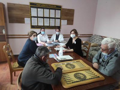 Беседа с подопечными ОДП граждан пожилого возраста и инвалидов об обязаельной вакцинации от Covid-19