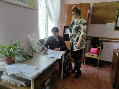 Передача благотворительной помощи от БФ "Нова" остронуждающейся семье.