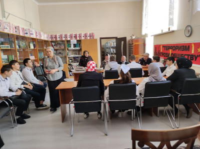 Провели круглый стол среди учащихся старших классов на тему "У терроризма нет будущего"