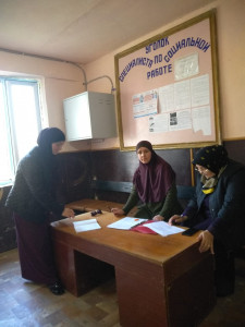 16.02.2022г. Выезд специалиста по работе с семьёй ГБУ РД КЦСОН в МО "Хасавюртовский район" с Новосаситли Магомедкамиловой У. М. Цель выезда - обновление списков малоимущих семей.