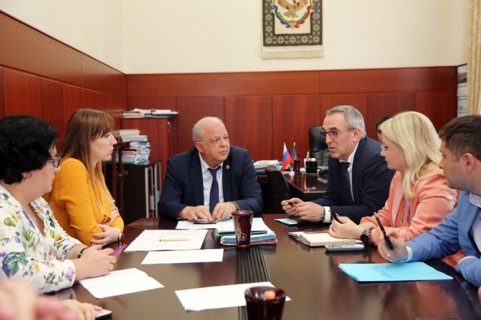 Заместитель министра труда и социального развития РД Мурад Казиев принял участие в совещании по оказанию паллиативной медицинской помощи.