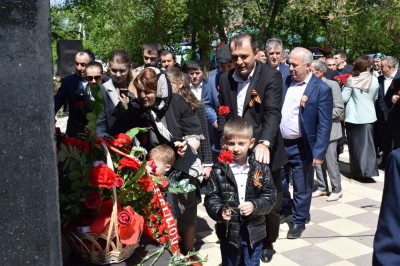 Коллектив ГБУ РД РЦДПОВ в МО «Карабудахкентский район» приняли участие в параде, посвящённое 9 мая. Великий день Победы — оставил отпечаток на века. За тех, кто воевал, мы искренне гордимся, благодарим в слезах и храним вечную память.