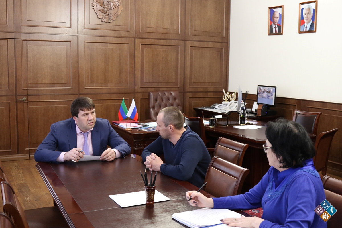 Руководитель Минтруда Дагестана  провел прием граждан по личным вопросам