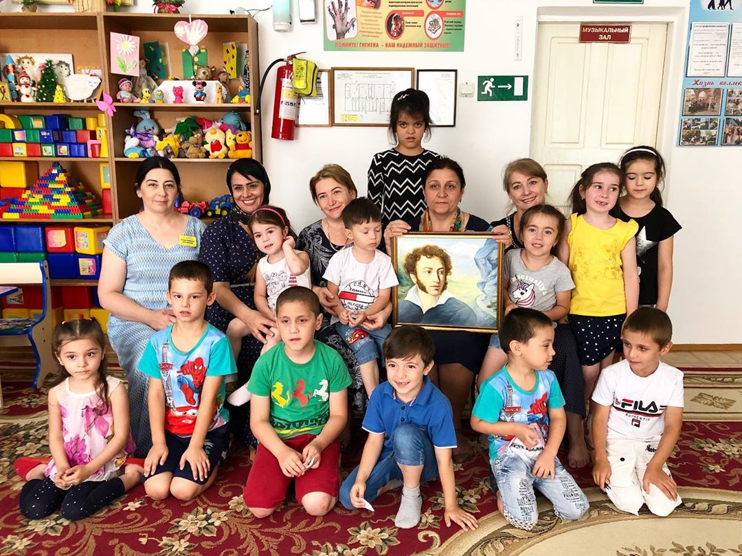 В Хасавюртовском реабилитационном центре успешно применяют терапию - «Читаем и играем вместе»