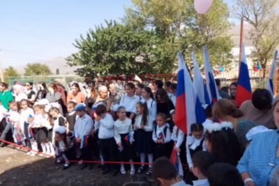 организовали сопровождение подопечных детей в образовательные учреждения.