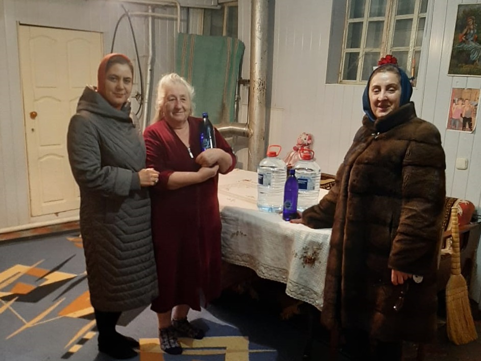 Учреждения Минтруда Дагестана обеспечили водой малообеспеченные семьи Кизляра.