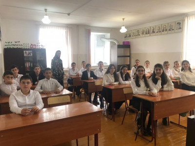 Комплексный центр социального обслуживания населения Левашинского района провел лекцию среди 9-10 классов на тему «Угроза обществу-терроризм».