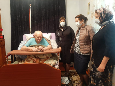 5 мая,накануне празднования Дня Победы, работники ГБУ РД КЦСОН в МО" Хасавюртовский район" посетили участника ВОВ,с.Аксай, Кубатова К.К. Поздравили ,с пожеланиями здоровья,мира и благополучия!!!
