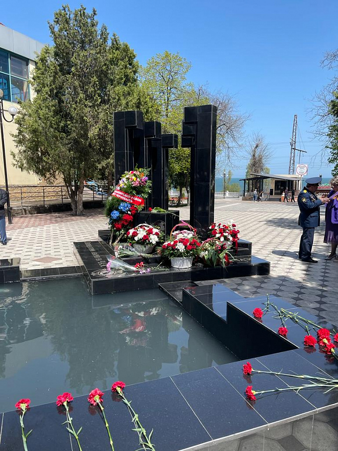 Представители Минтруда Дагестана почтили память жертв аварии на Чернобыльской АЭС