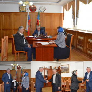 ВРУЧЕНИЕ УДОСТОВЕРЕНИЯ ВЕТЕРАНА ТРУДА