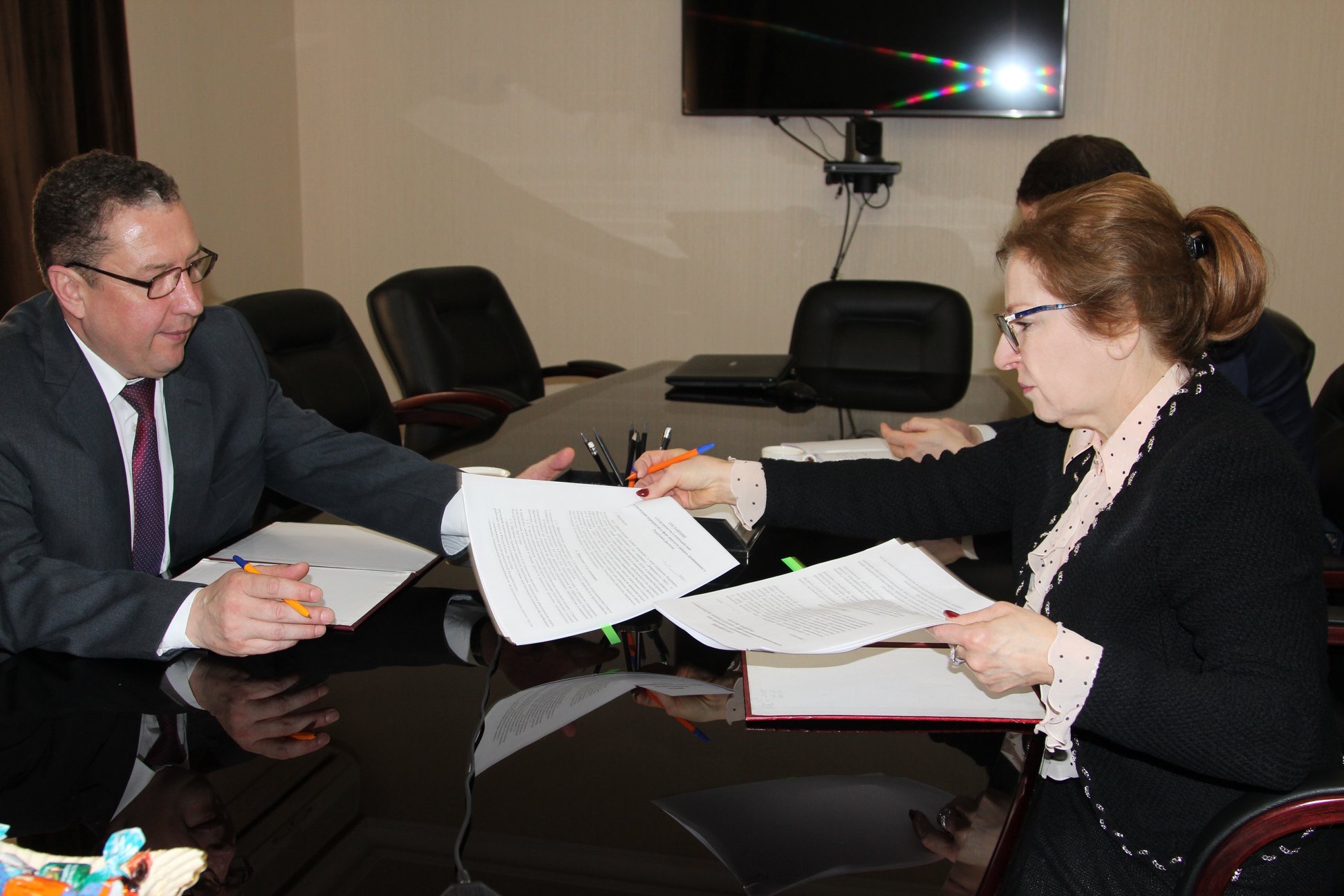 Министерство труда и Дагестанская сетевая компания подписали соглашение о сотрудничестве.