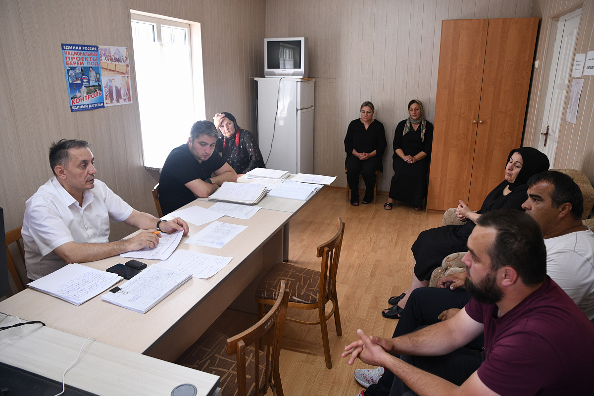 Абдурахман Махмудов призвал руководителей подведомственных учреждений обеспечить надлежащее исполнение служебных обязанностей