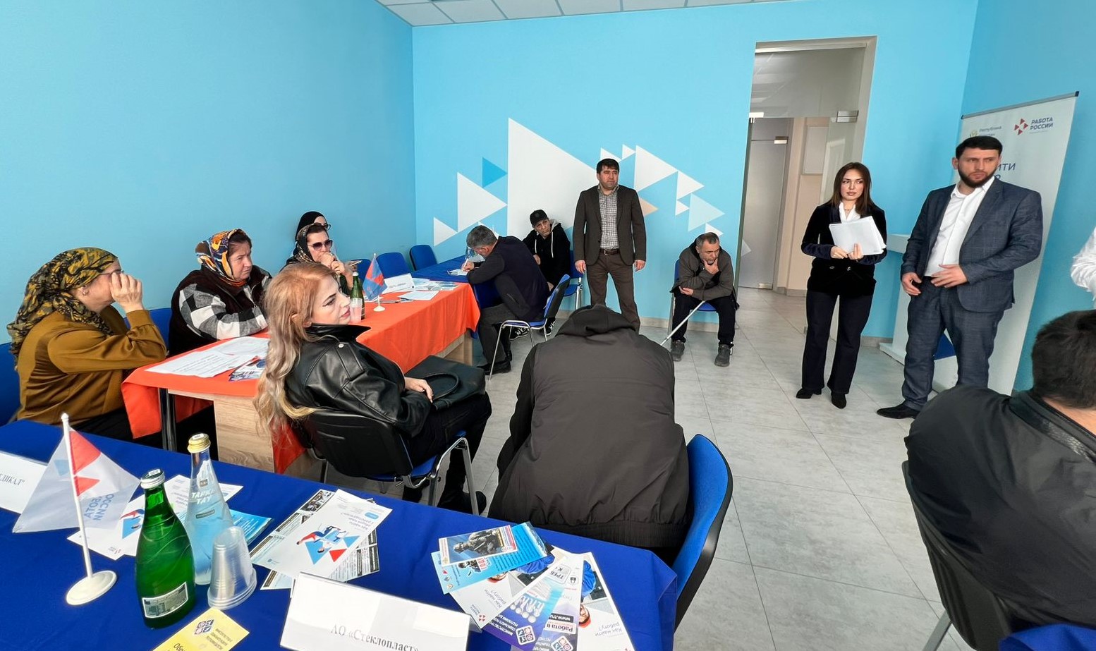 В столичном Центре занятости в ходе специализированной ярмарки вакансий работодатели провели предварительные собеседования с участниками СВО и членами их семей