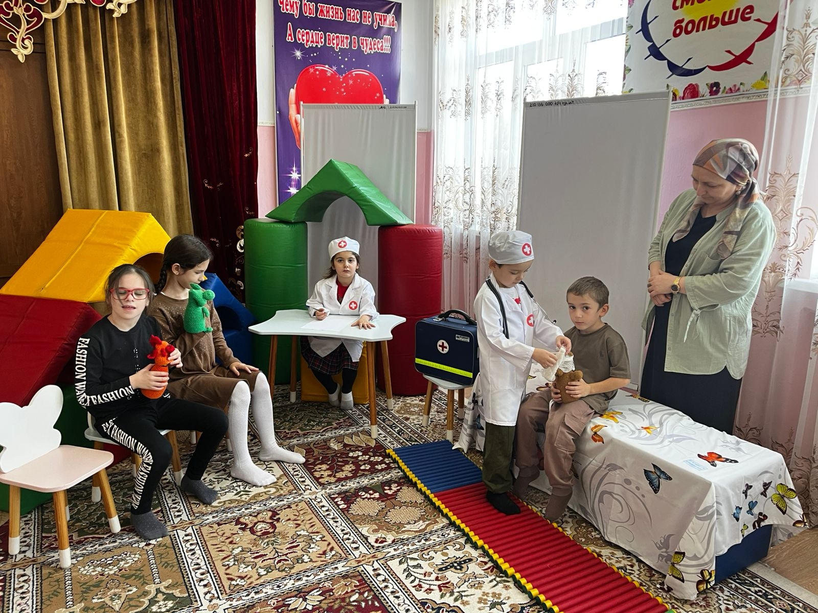 В рамках Всероссийского дня правовой помощи детям в Реабилитационном центре Казбековского района провели ряд мероприятий