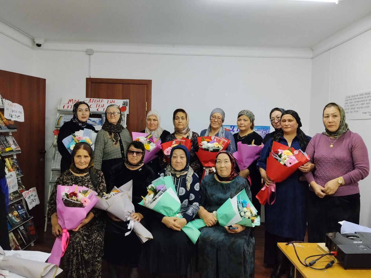 Работники Комплексного центра и Управления соцзащиты в Ногайском районе приняли участие в мероприятии ко Дню матери