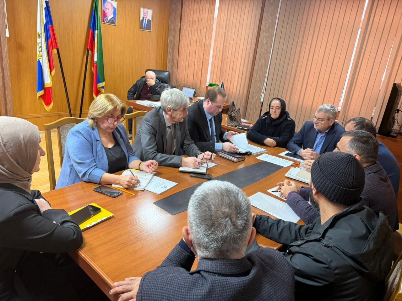 Директор Управления социальной защиты в Курахском районе принял участие во встрече с представителями фонда «Защитники Отечества»