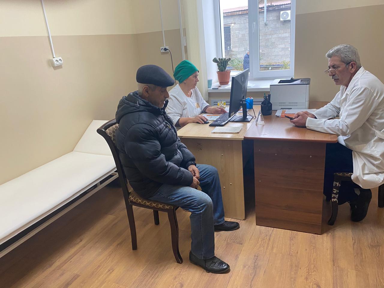 Мобильная бригада Территориального Комплексного Центра социального обслуживания Дербента и Дербентского района активно реализует проект «Старшее поколение»