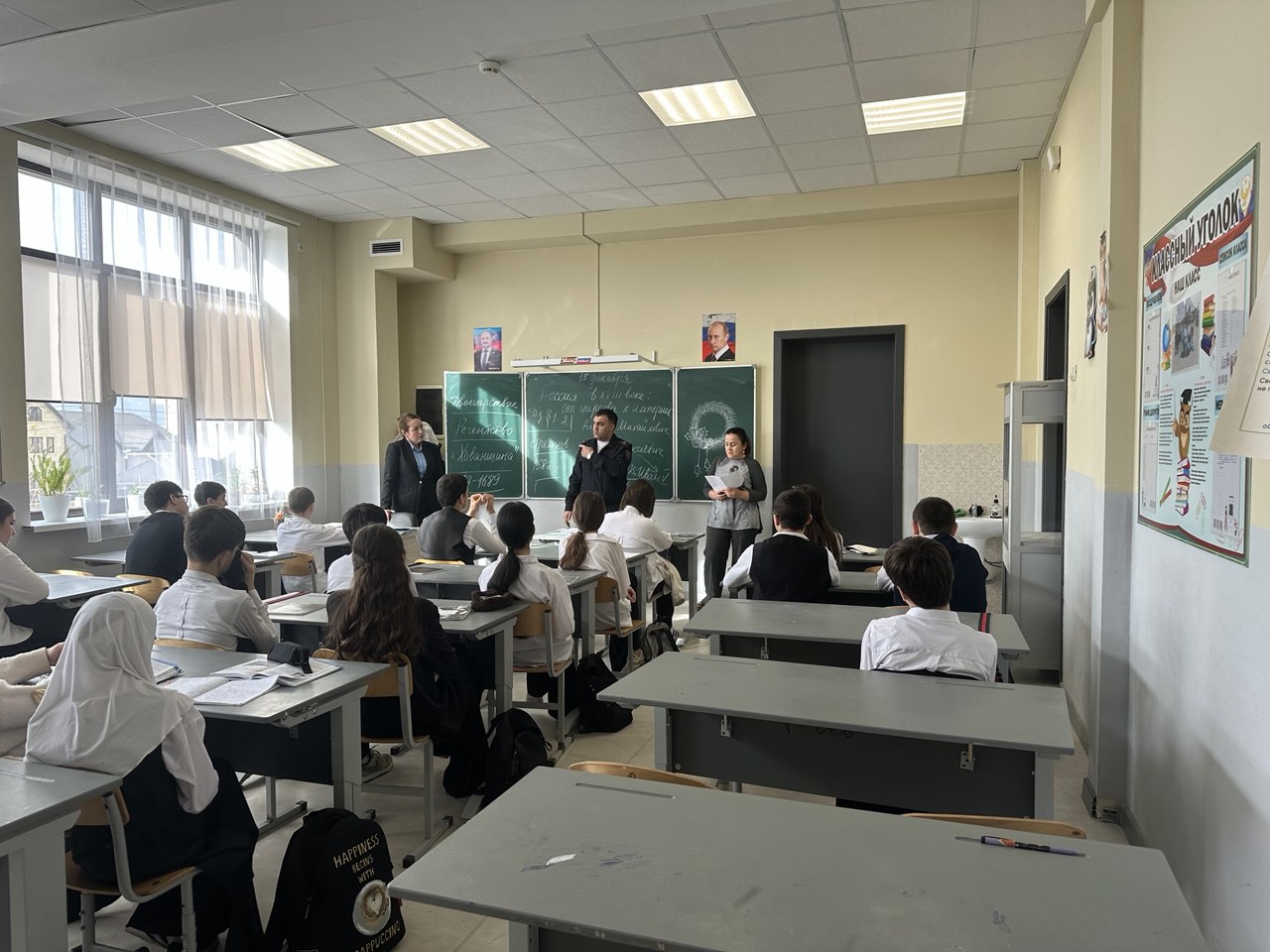 В рамках Фестиваля профессий «Выпускник-2026» специалисты Центра занятости Каспийска провели для выпускников Многопрофильного лицея №14 профориентационное мероприятие.