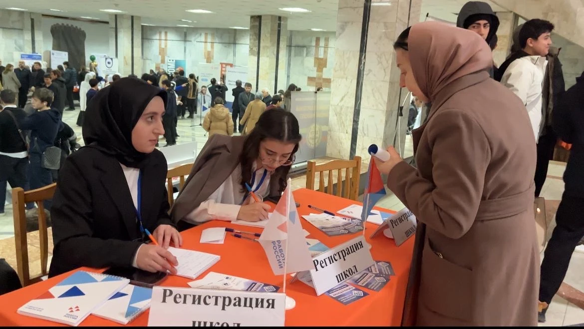 Более полутора тысяч старшеклассников приняли участие в общегородском Фестивале профессий «Выпускник – 2026»