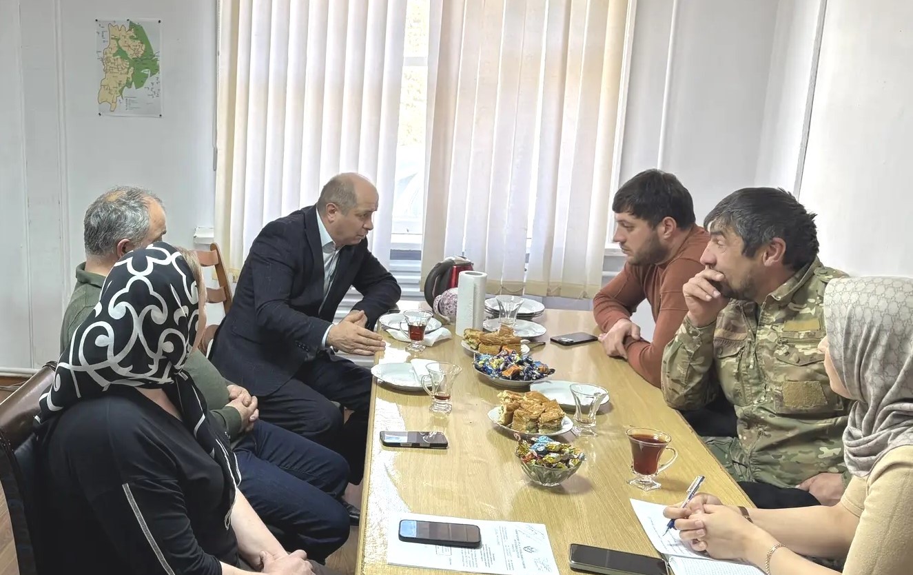 В Дахадаевском районе с участием специалистов Минтруда РД и администрации рассмотрены вопросы демобилизованных участников СВО и членов их семей