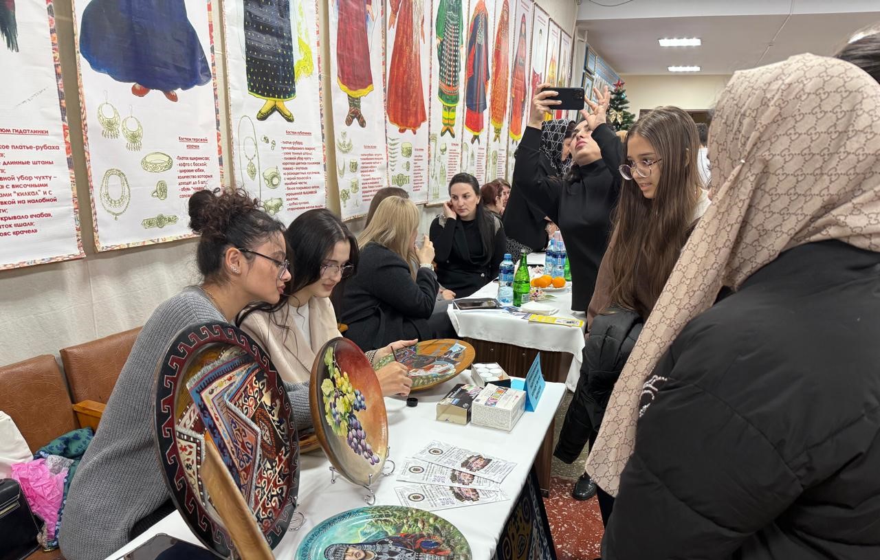 Центр занятости Минтруда РД в Избербаше провел для старшеклассников Фестиваль профессий-2026