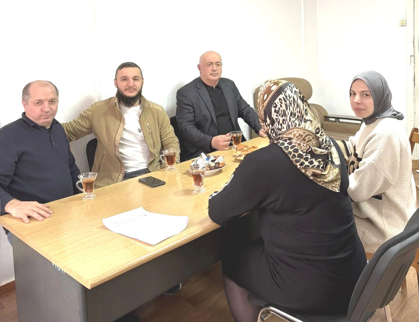 Встреча с героем: в Дахадаевском районе участнику СВО разъяснили меры соцподдержки