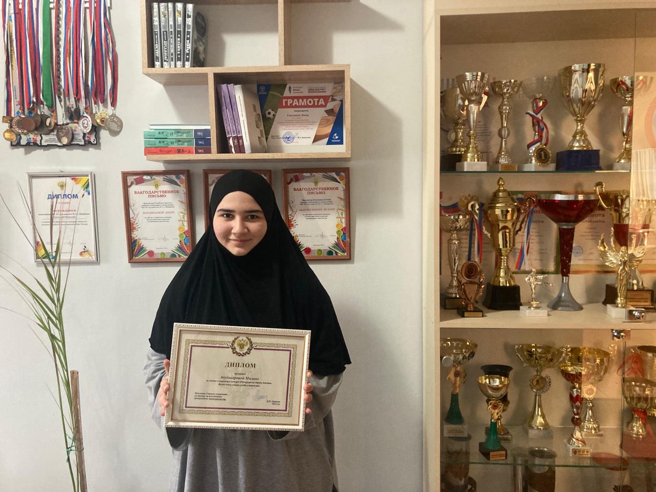 Юная художница из детского дома №7 победила в конкурсе «Прокуроры на страже детства»