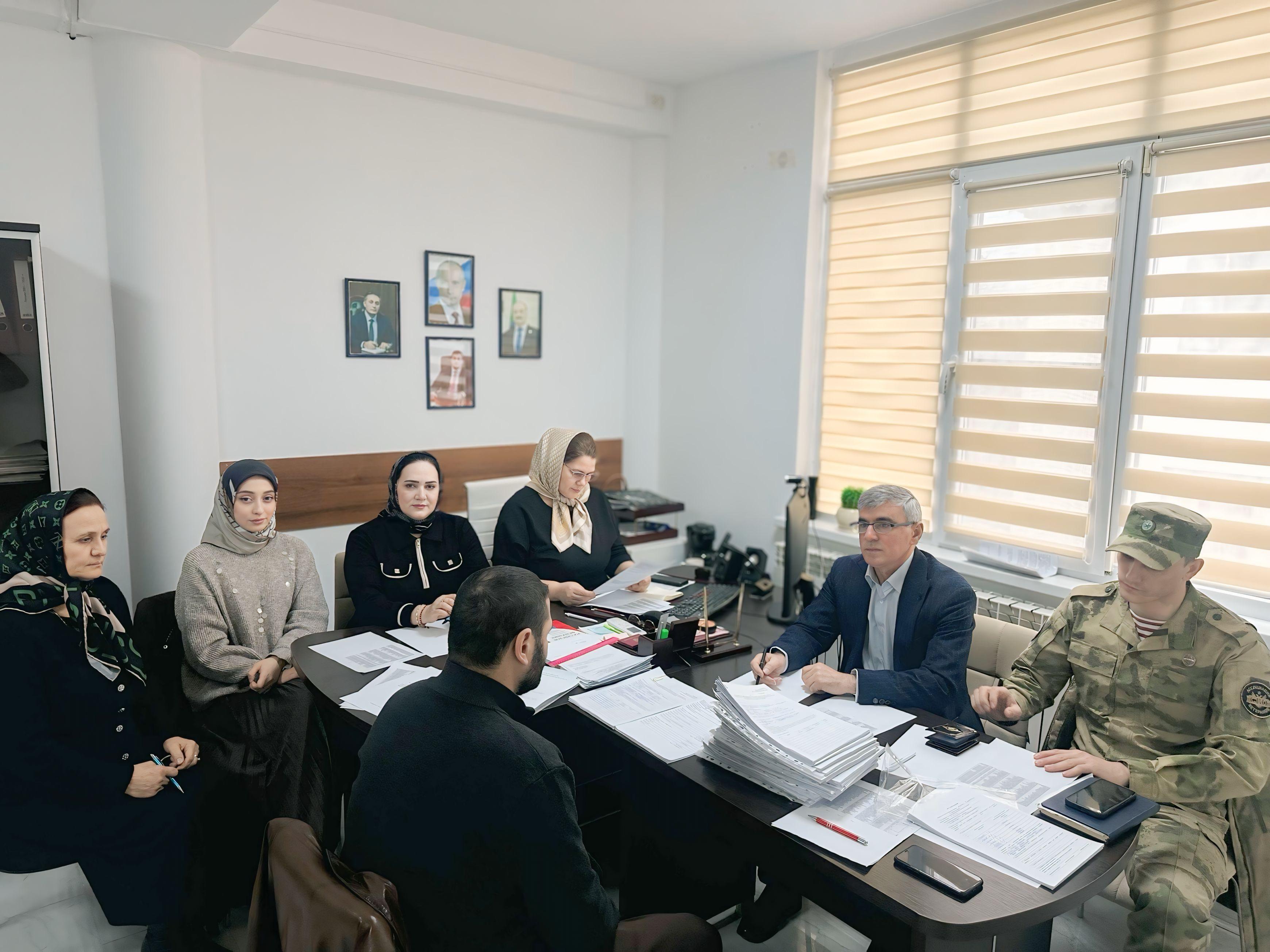 Социальный контракт в действии: комиссия в Карабудахкентском районе рассмотрела более 30 заявок